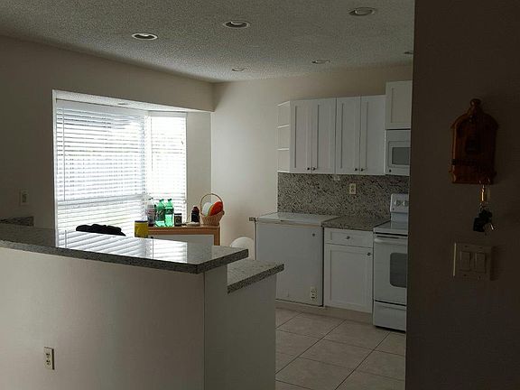 5th image of 18161 Nw 18 Street #1