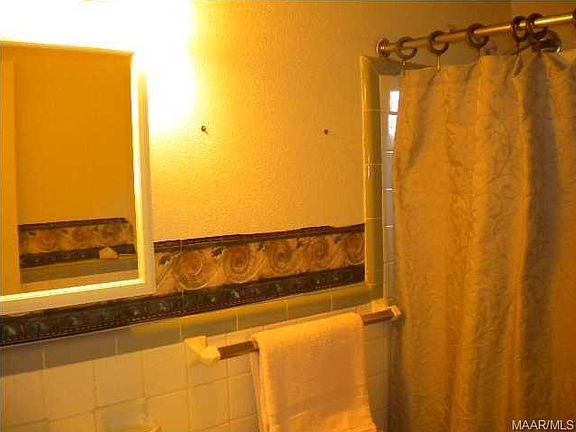 3rd image of 665 Joryne Dr