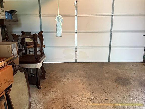 4th image of 418 N 8th St
