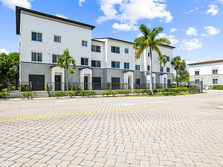 San Marco Villas — Photo 11