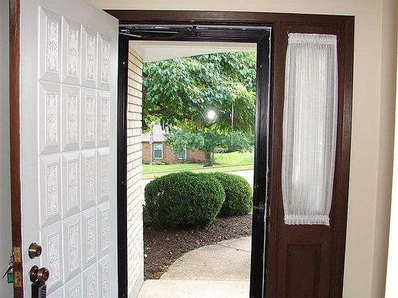 3rd image of 6869 Sycamore Creek Ct