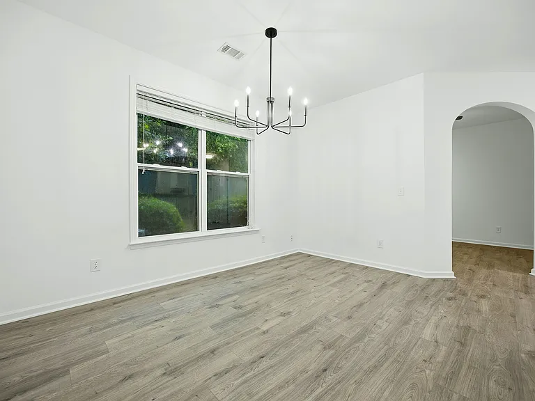 426 Grayson Way — Photo 6
