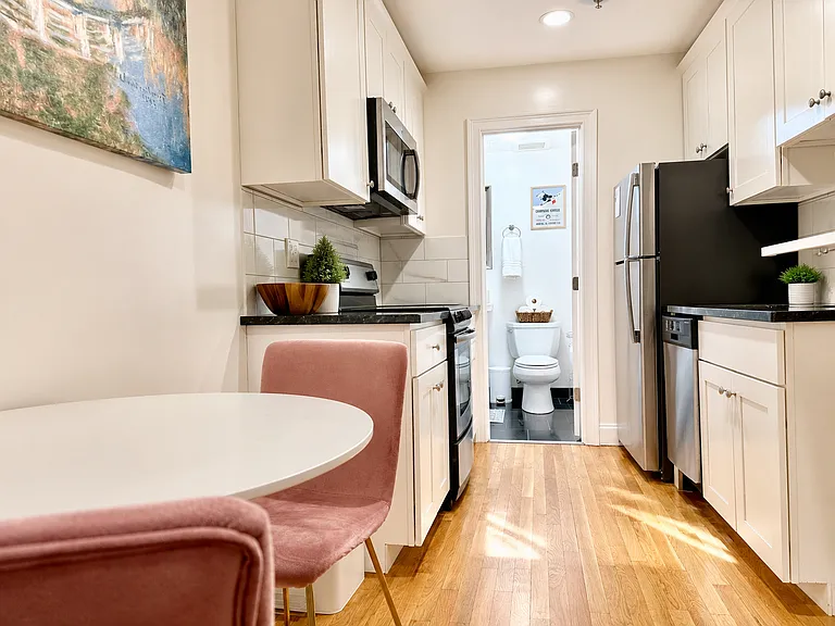90 W Cedar St #1M — Photo 9