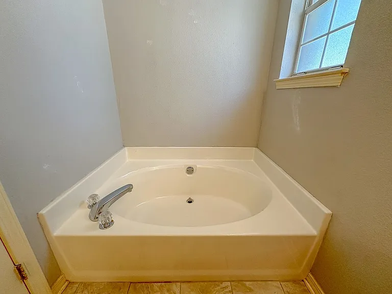 5105 Westport Dr — Photo 13