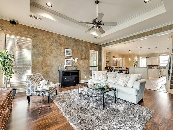 5th image of 4006 Glen Meadows Dr