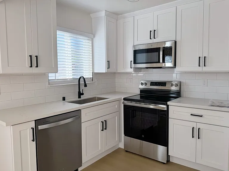 10160-10162 Park Cir E — Photo 32