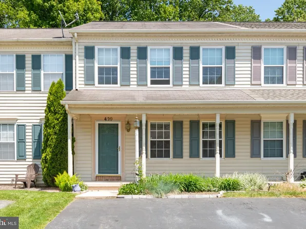 420 Rockwood Dr, Elizabethtown, PA 17022