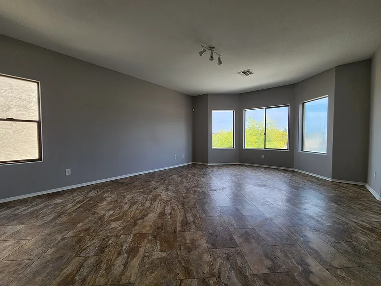 7415 S 15th Dr — Photo 20