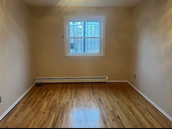 4th image of 60-46 Palmetto St Floor 1