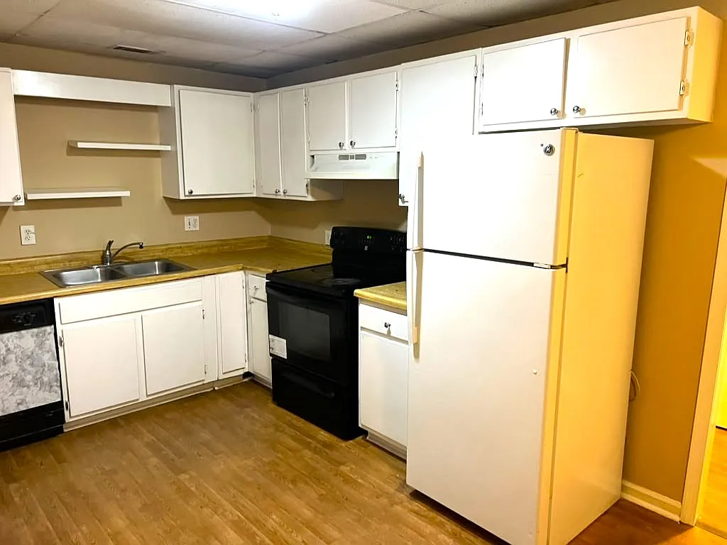 2 bed, 700 sqft, $1,095 — Photo 2