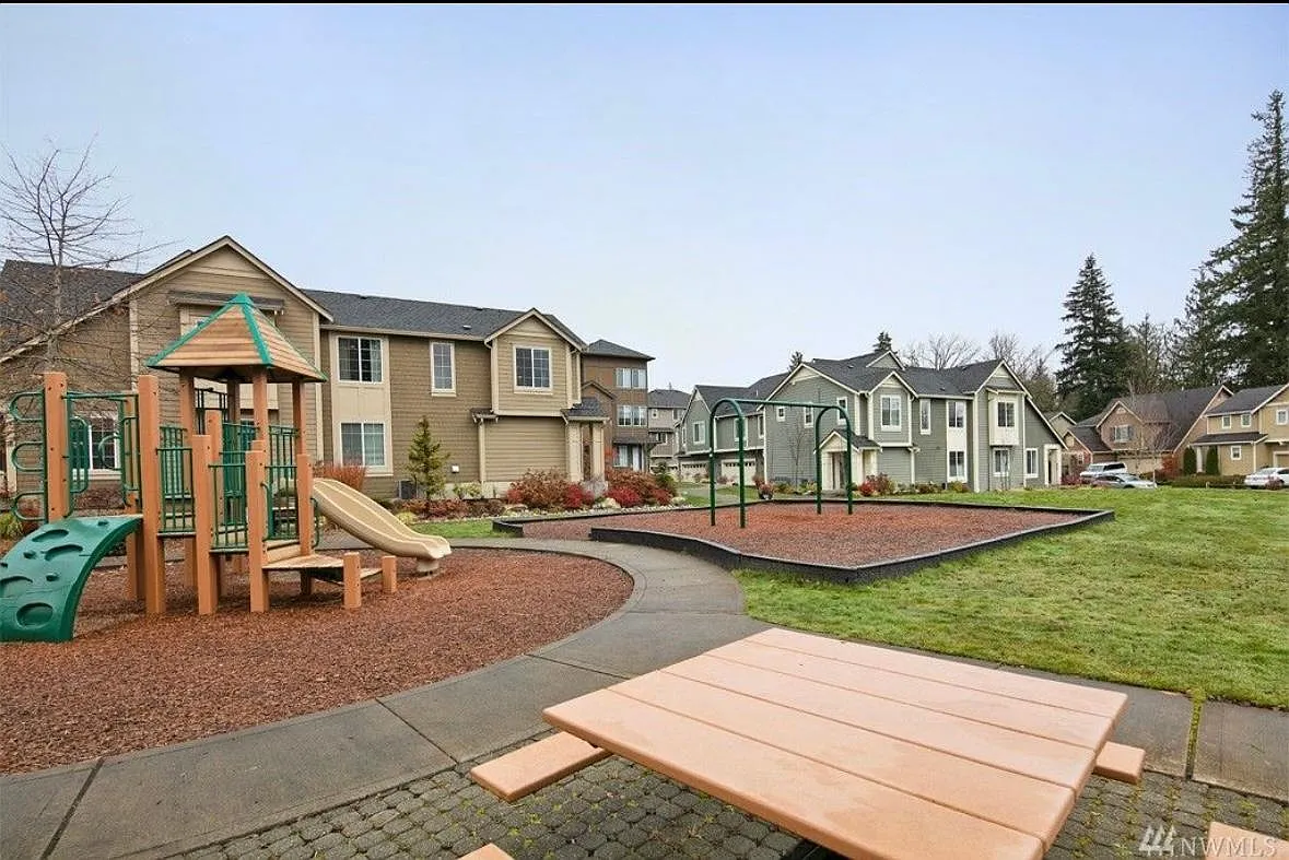 7426 Better Way Loop SE — Photo 4