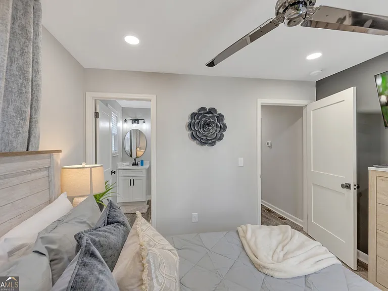 155 Parkview Dr SE — Photo 13