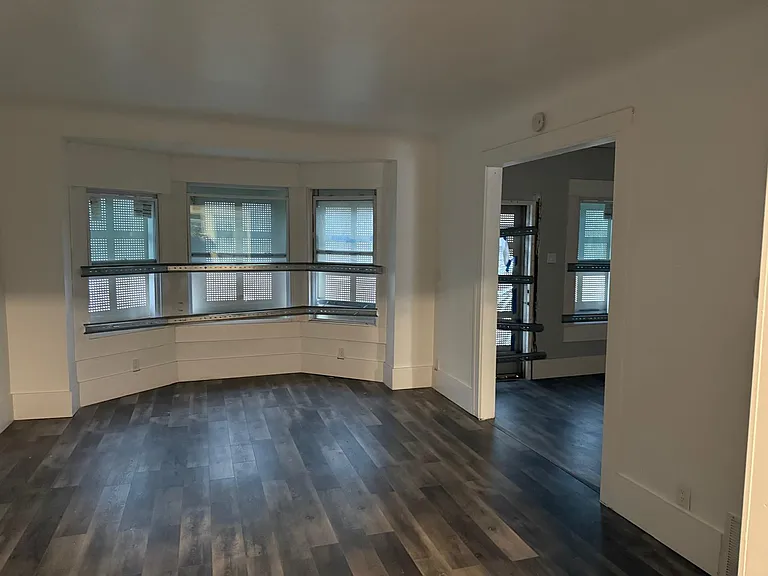 600 Gladstone St #3 — Photo 5