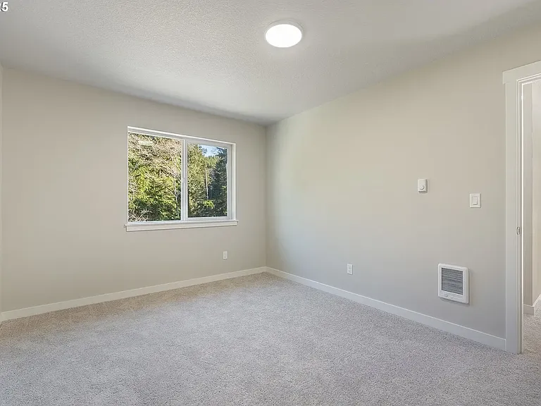 317 S Neptune St — Photo 31