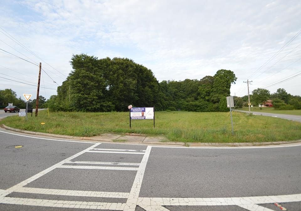 Prime Signalized Corner Lot