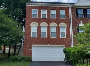 8901 Royal Astor Way, Fairfax, VA 22031