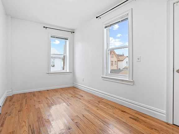 2nd image of 10436 116th St #2