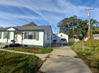 9236 Washington St, Romulus, MI 48174