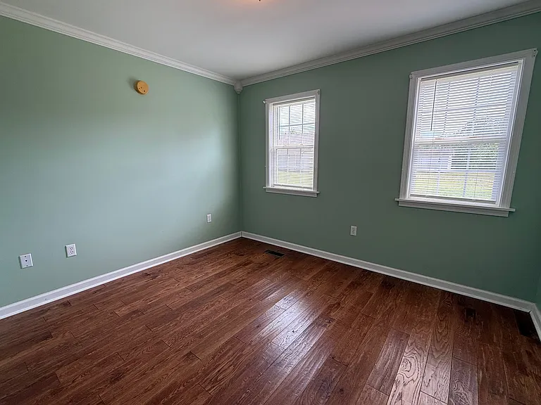 Back/Third bedroom