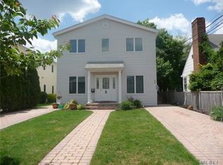 31D Marwood Rd N, Port Washington, NY 11050