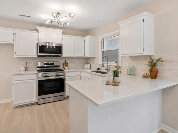 1414 Ravensthorpe Dr, Fuquay Varina, NC 27526