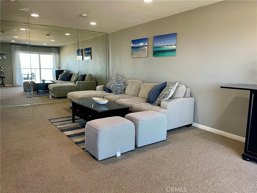2 bed, 948 sqft, $4,500 — Photo 2