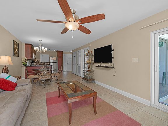 3rd image of 770 Sundial Ct Unit 203