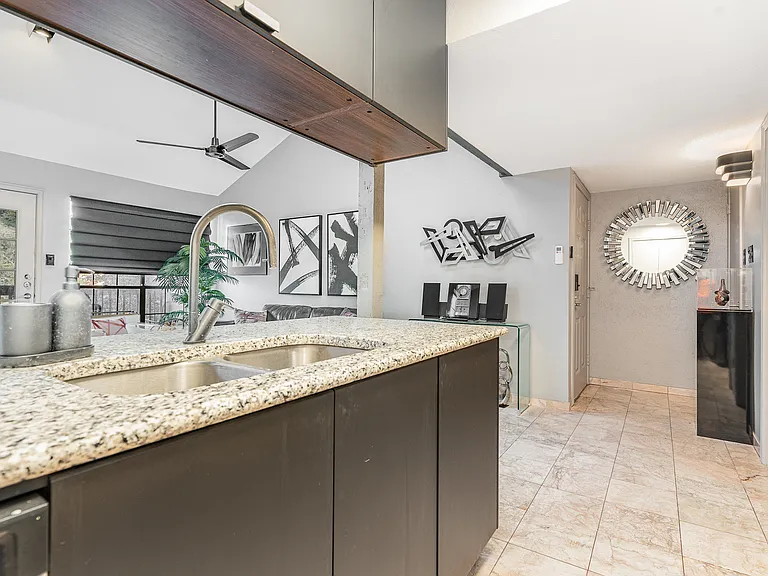 8611 Datapoint Dr #12 — Photo 3