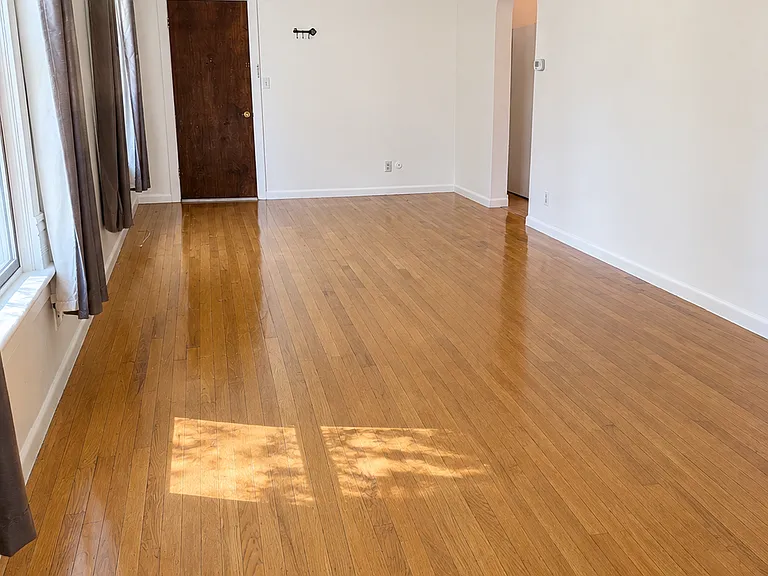 315 E Magnolia St #1 — Photo 4