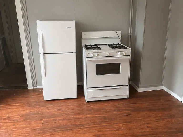 310 Hawkins St #6 — Photo 2