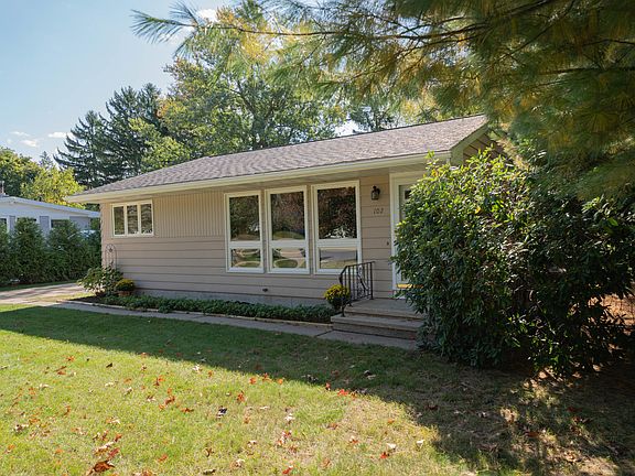 2nd image of 102 Williams Dr