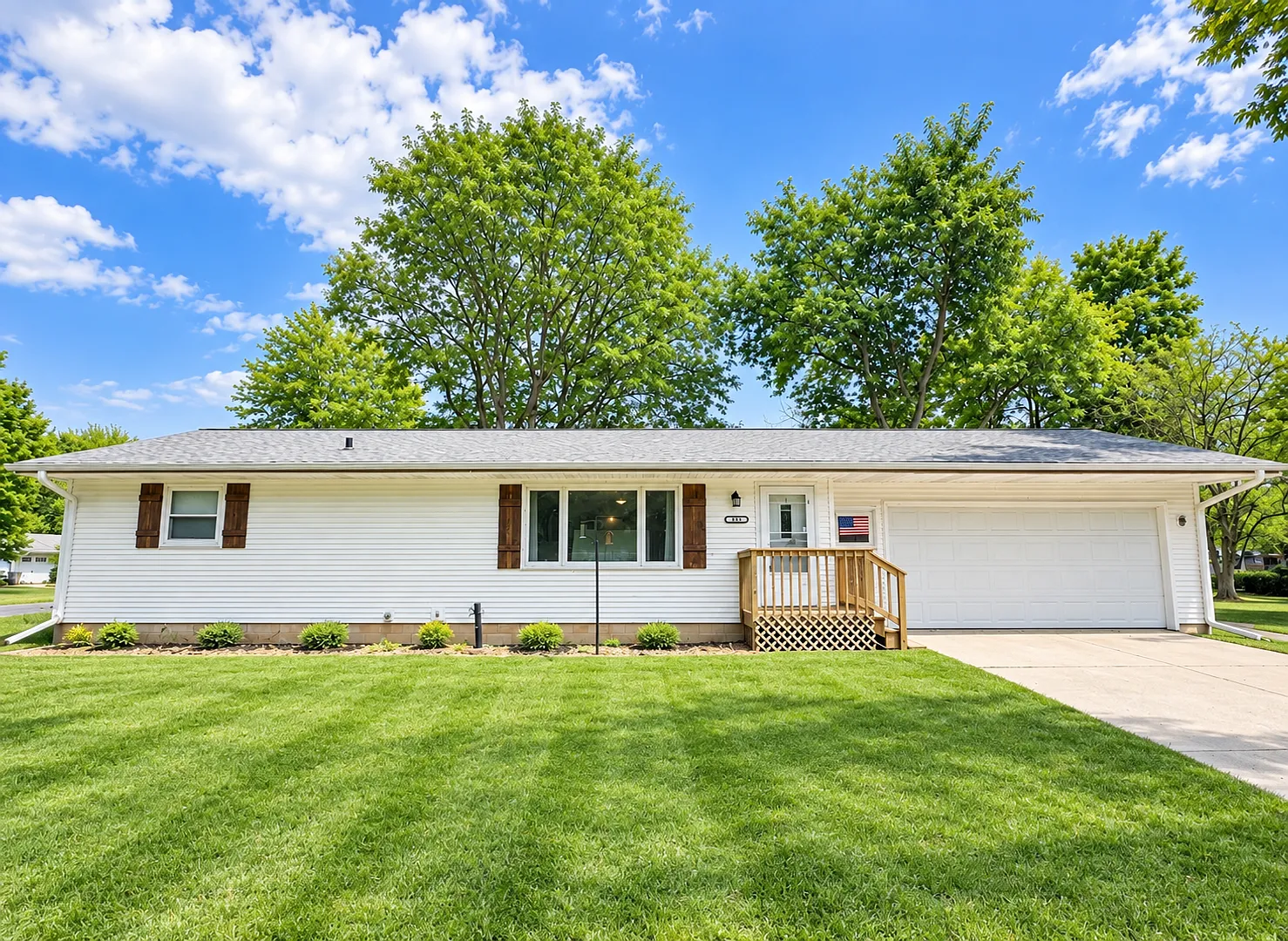 3 Bedroom Ranch Home with Large Fenced in Yard!! — Photo 1