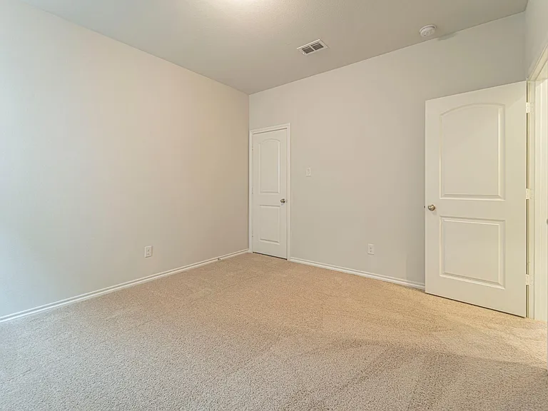 3305 Shortgrass Ln — Photo 18