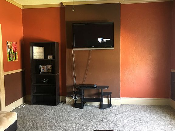 3rd image of 1222 Clara Ave