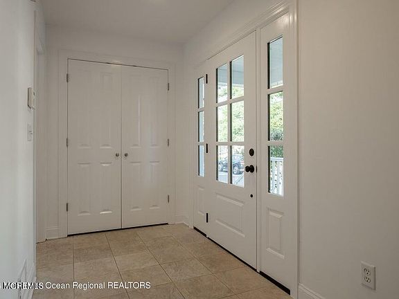 4th image of 8 Ward Ln
