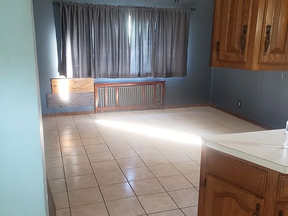 4th image of 27 Hillside Ln