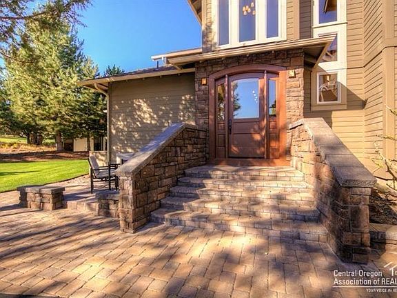 3rd image of 8630 Eagle Crest Blvd