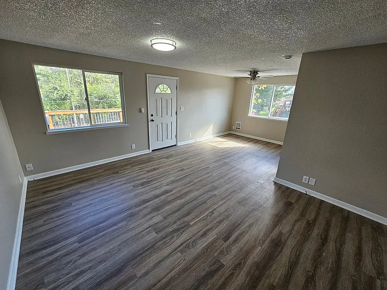 2535-2537 Wilark Dr NW — Photo 12