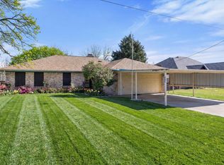 417 Sky Harbour Ct, Granbury, TX 76049