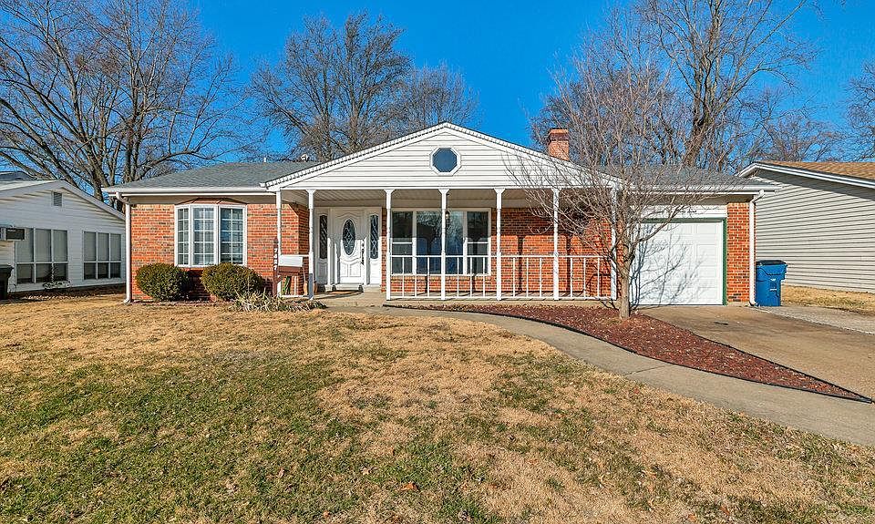 1st image of 7427 Foxfield Dr