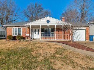 7427 Foxfield Dr, Hazelwood, MO 63042