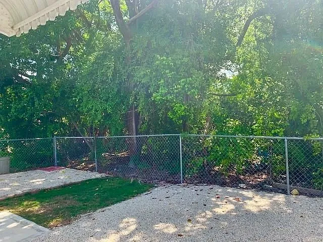 579 Beach Rd — Photo 3