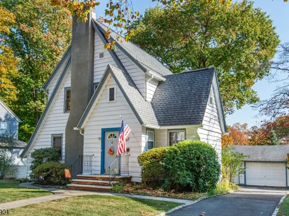 67 McCosh Rd, Clifton City, NJ 07043