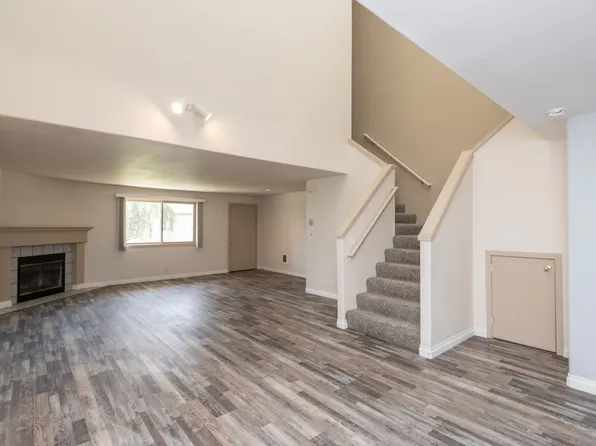 1050 NE Butler Market Rd APT 36, Bend, OR 97701
