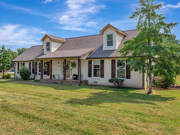 3rd image of 2741 Crosswoods Dr