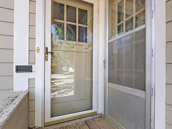 5th image of 322 S Ash St