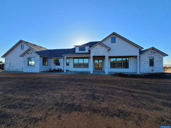 Model E Ballyntyne Rd S, Salem, OR 97302