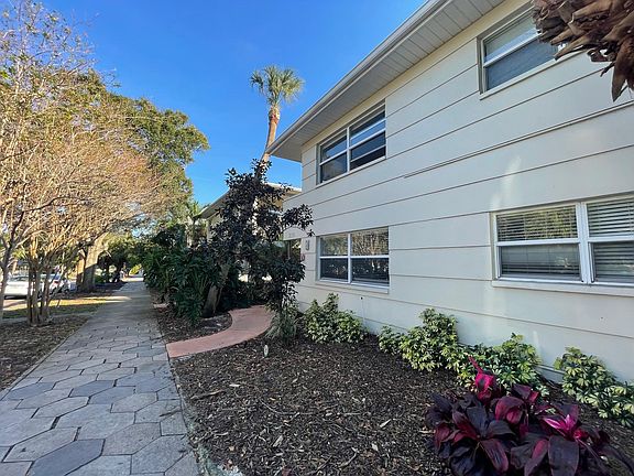 2nd image of 220 6th Ave N #2207
