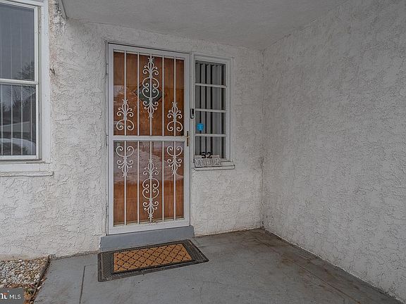 2nd image of 52 Wentworth Ln