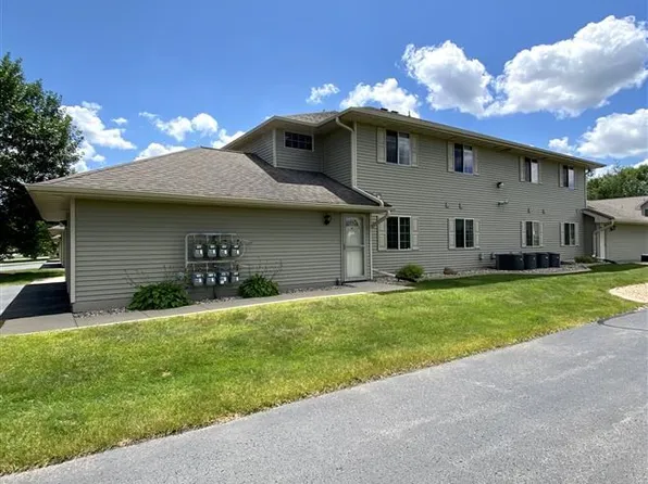 4735 N Newcastle Ln #7, Appleton, WI 54913